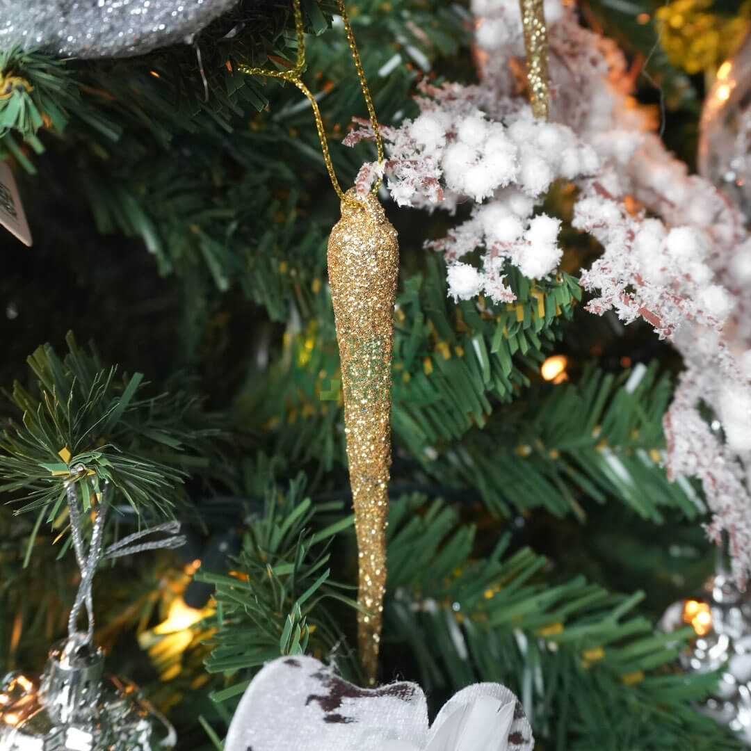 TGC_One-Christmas-Morning_Ornaments_WideShot_24