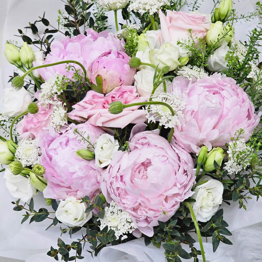 Sweetest Desire - Flower Bouquet - Prince's Flower Shop